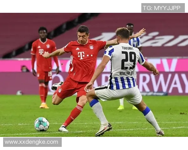 足球鞭腿技巧解析与训练方法助你成为场上射门高手